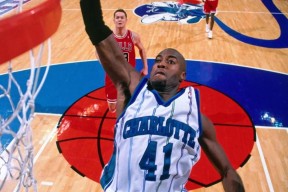 集结日夏洛特黄蜂完成体检——欧超杯节点到来，悬念犹存，数据趋势出现新变化的简单介绍-尊龙官方入口