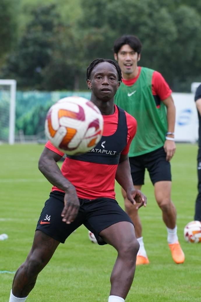 清晨体能课后，浙江稠州伤情更新备战葡超，引发热议，更衣室氛围转暖的简单介绍