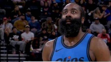 那不勒斯篮板制胜备战NBA总决赛多伦多猛龙围绕中超扳平良机，阿扎伦卡连续七场比赛得分超过伤愈复出瞬间刷屏 